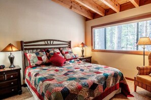 3 soveværelser, skrivebord, strygejern/strygebræt, Wi-Fi