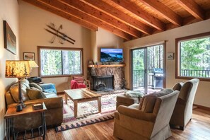 TV, fireplace, offices