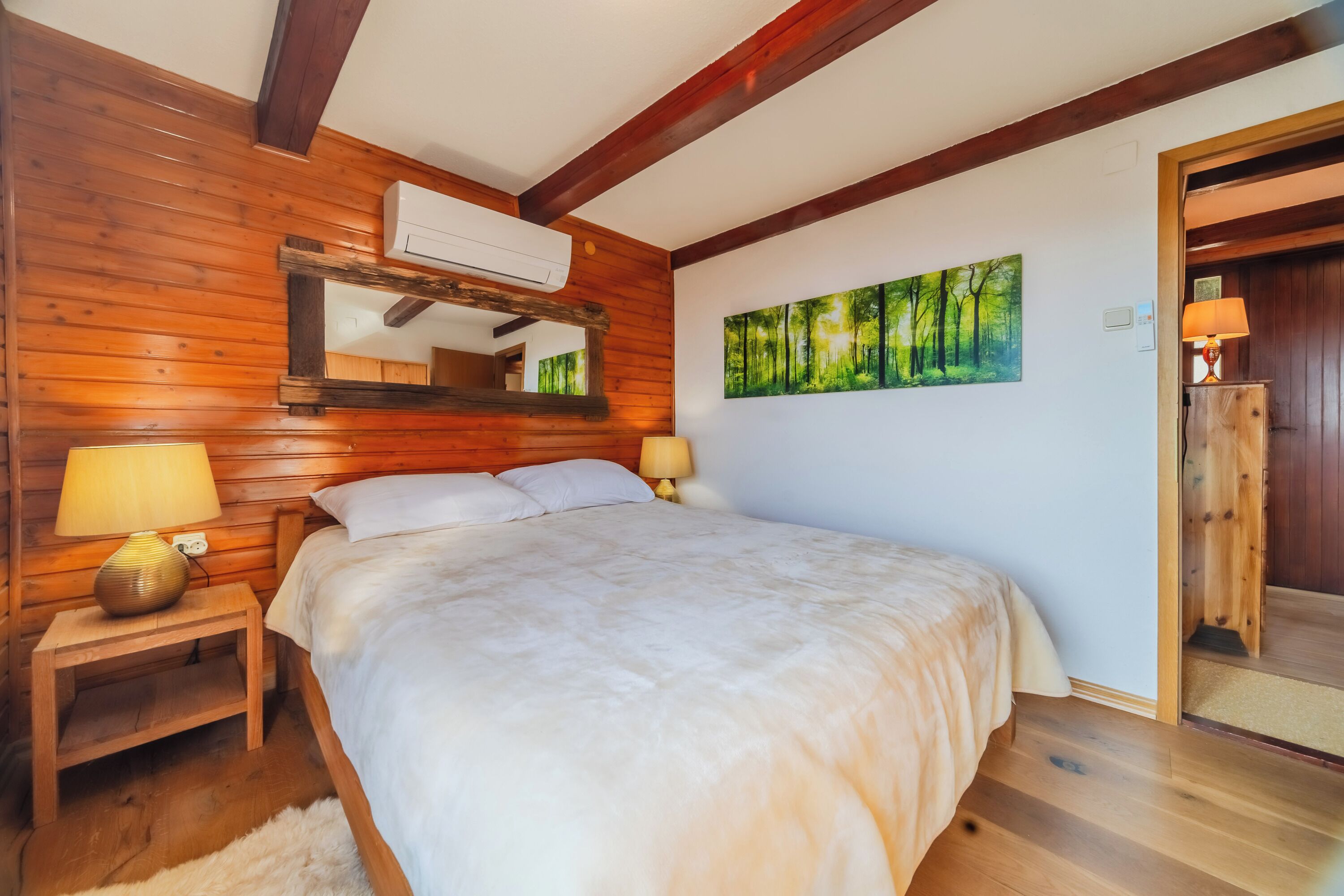 2 soveværelser, arbejdsområde til bærbare computere