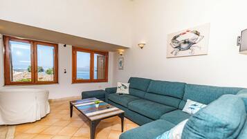 Family Apartment, Multiple Bedrooms, 2 Bathrooms (Ceraso Sunset) | Living area