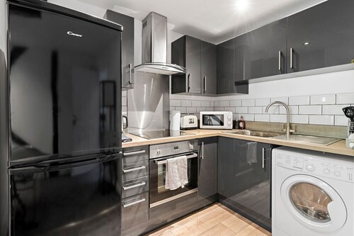 City Centre Loft Apartment | Sleeps 5