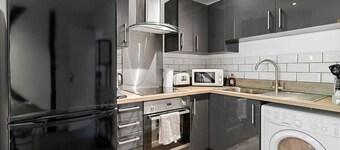 City Centre Loft Apartment | Sleeps 5