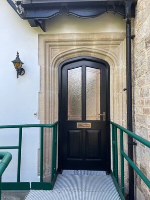 Exterior detail - Charming 2-Bed Cottage, Exmouth | Sleeps 3 (Bystock)