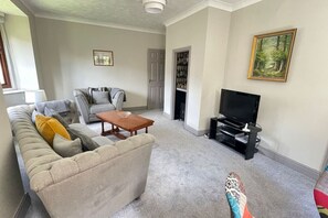 Unclassified image, 4 of 53, button