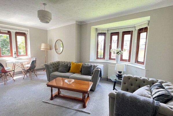 Unclassified image, 1 of 53, button