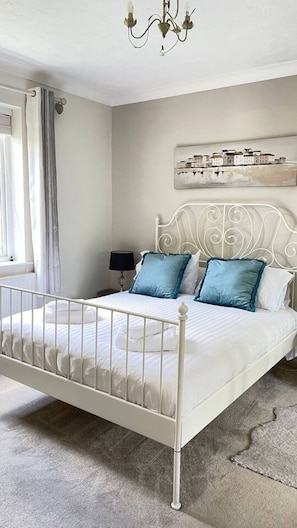 Unclassified image, 5 of 53, button