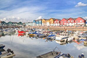 Marina - Charming 2-Bed Cottage, Exmouth | Sleeps 3 (Bystock)