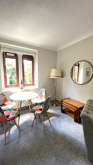 Unclassified image, 2 of 53, button