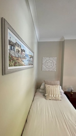 Unclassified image, 3 of 53, button