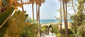 Studio in Marbella With Beachfront Pool