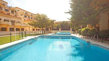 Huoneisto | Uima-allas | Ulkouima-allas