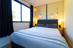 4 habitaciones, tabla de planchar con plancha y wifi