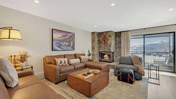 Televisión, chimenea