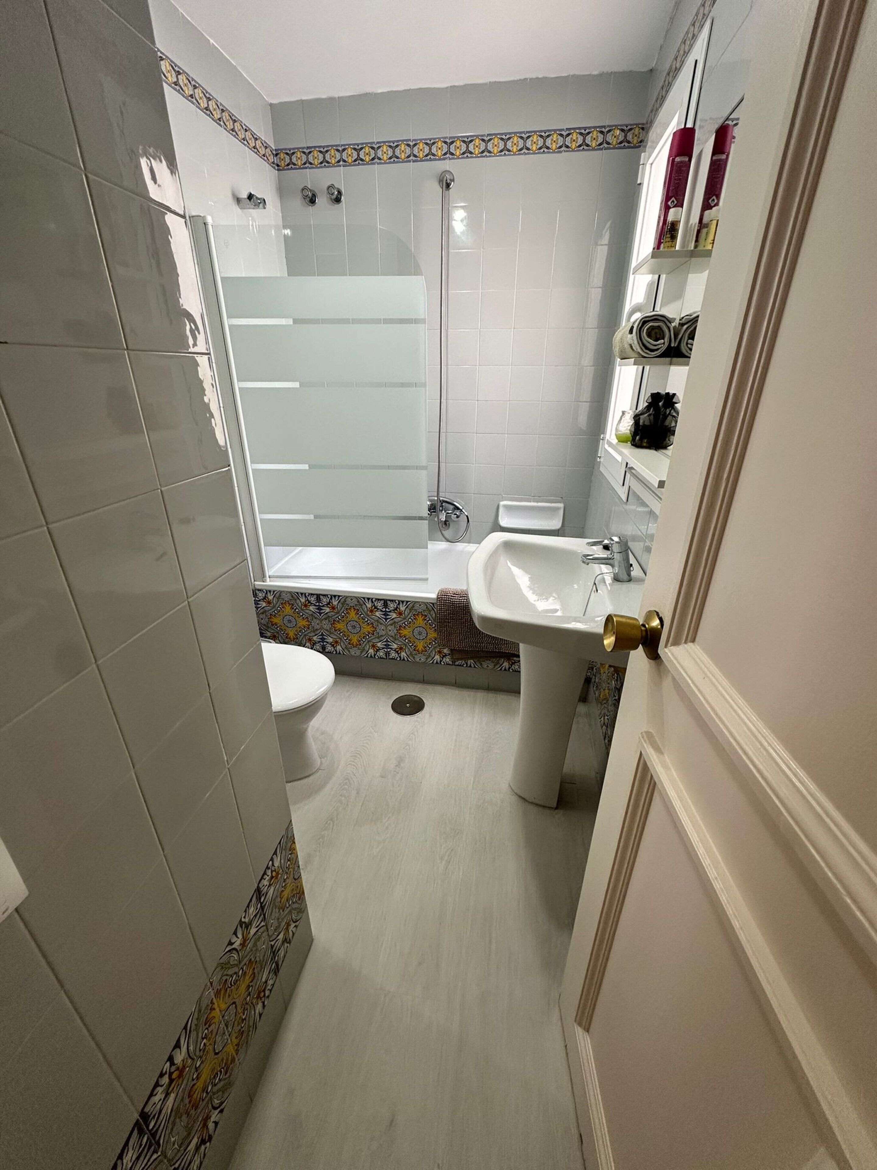 Apartment | Bathroom | Towels