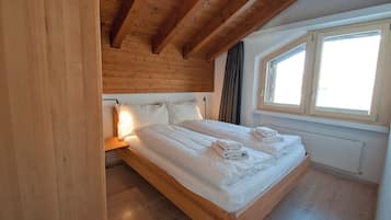 Apartment, Balcony, Mountain View | Free WiFi