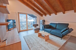Apartment, Balcony, Mountain View | Living area - Apartment Jua (Zermatt)