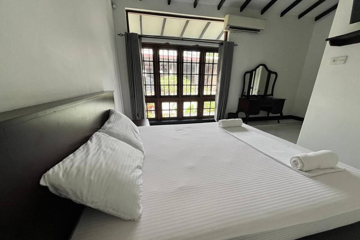 Standard Double Room | Egyptian cotton sheets, premium bedding, desk, laptop workspace