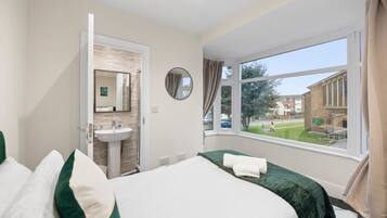 Ferienhaus | 5 Schlafzimmer, Bügeleisen/Bügelbrett, kostenloses WLAN, Bettwäsche