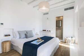 6 chambres, fer et planche à repasser, Wi-Fi, draps fournis