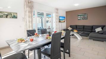 Villa (4 Bedrooms) | Interior