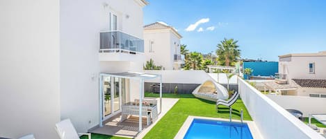 Villa (4 Bedrooms) | Exterior