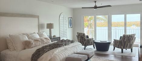 5 bedrooms, iron/ironing board, WiFi, bed sheets