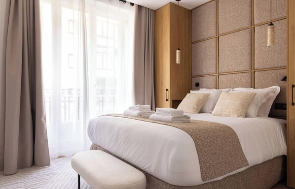 2 bedrooms, desk, iron/ironing board, free WiFi - A BLEND OF MINIMALIST ELEGANCE, PARISIAN FLAIR NEAR RUE MOUFFETARD-LATIN QUARTER (Paris)