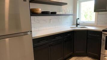 Refrigerador, microondas, horno, placa de cocina