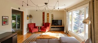 Central PEC gem - Sleeps up to 6