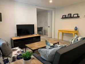 TV - Two-Bedroom Wellington Apartment (Prince Edward)