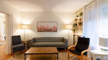 Een smart-tv, videogames en tafelvoetbal