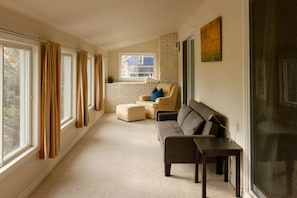 TV, fireplace - Family Friendly in Picton, PEC! (Prince Edward)