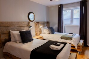 6 bedrooms, desk, free WiFi, bed sheets