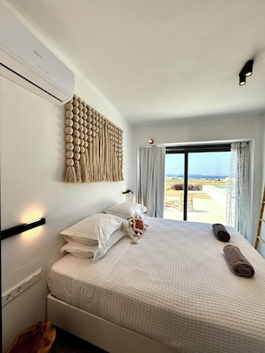 9 bedrooms, iron/ironing board, bed sheets