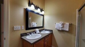 Shower, hair dryer, towels - Chalet 98 at the Official Collins Lake Resort (Government Camp)