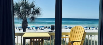 Beachfront Gorgeous Condo 1ST Floor,
Private parking, BEACH CHAIRS,Pickleball