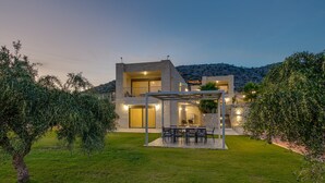 Exterior - Stone villa with private heated pool close to Marathi beach (Kounoupidiana)