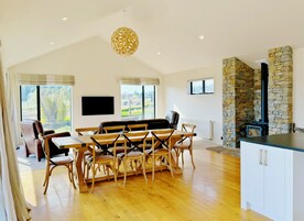 Luxury Villa, Lake View | Living area