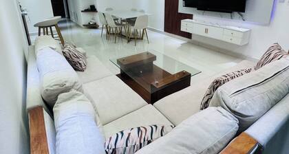 Stunning 3 Bedrooms
Ocean Breeze Penthouse