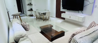 Stunning 3 Bedrooms
Ocean Breeze Penthouse