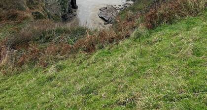 Pretty, two-bedroom family-friendly cottage in Boscastle, North Cornwall.