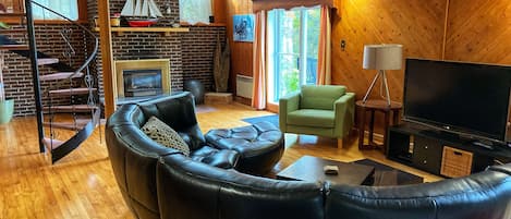 Fernseher, Kamin, Videospiele, Stereoanlage