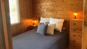 3 habitaciones, tabla de planchar con plancha, wifi y ropa de cama