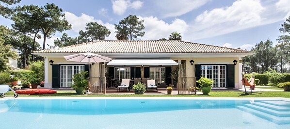 Outdoor pool - Villa Jarros Private Pool & Golf (Aroeira)