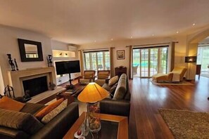 Smart TV, fireplace, printers