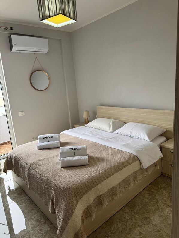 2 bedrooms, iron/ironing board, travel cot, WiFi