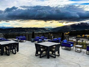 Outdoor dining - Grand Colorado on Peak 8 2 BD Colorado ski-in/out (Breckenridge)