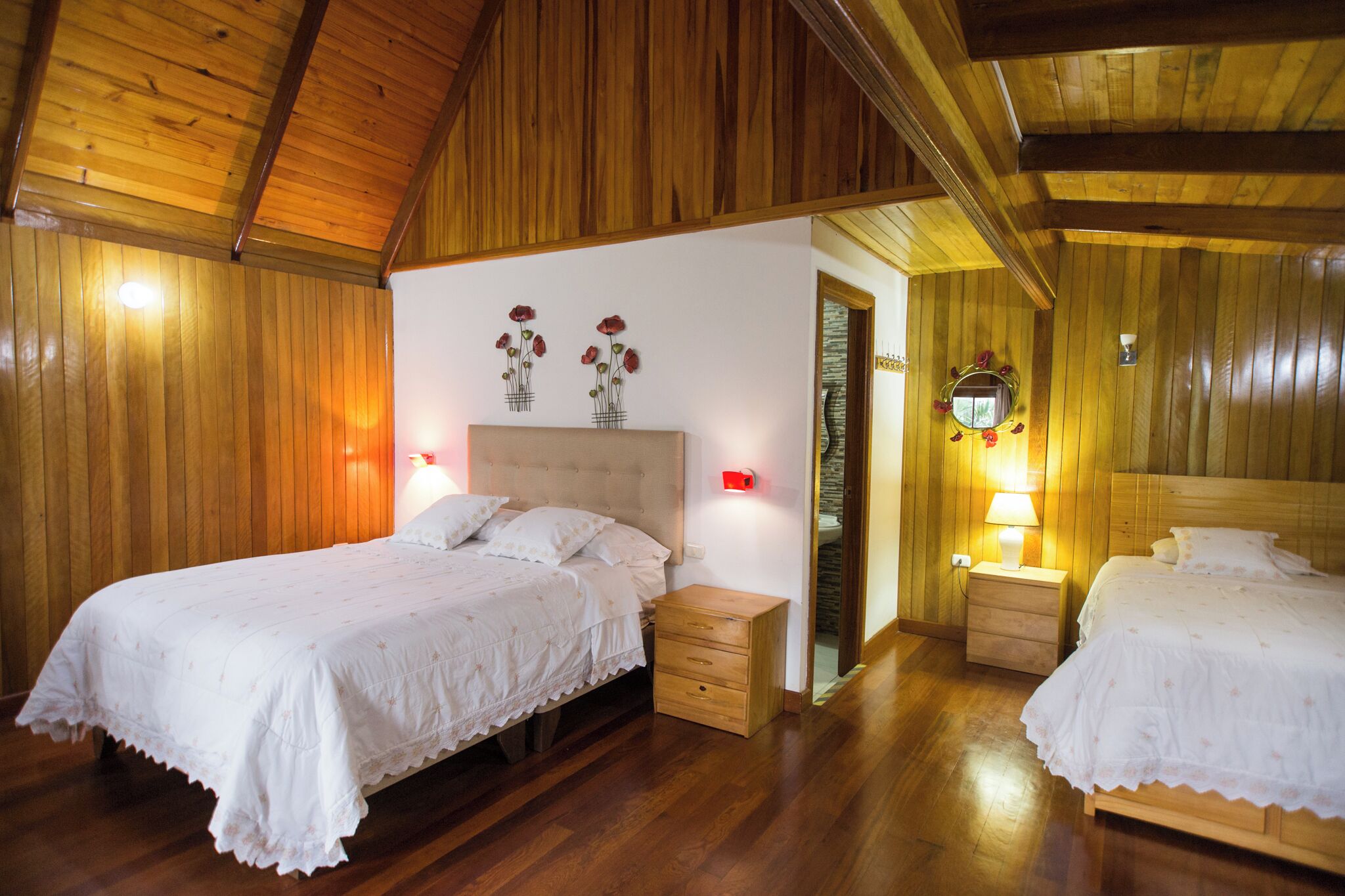 تجهيزات عازلة للصوت وأسرّة أطفال/رضّع (مجانًا) وواي فاي مجانًا