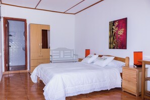 Standard Single Room | Soundproofing, free cots/infant beds, free WiFi, bed sheets