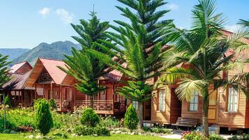 Vista frontal de la propiedad